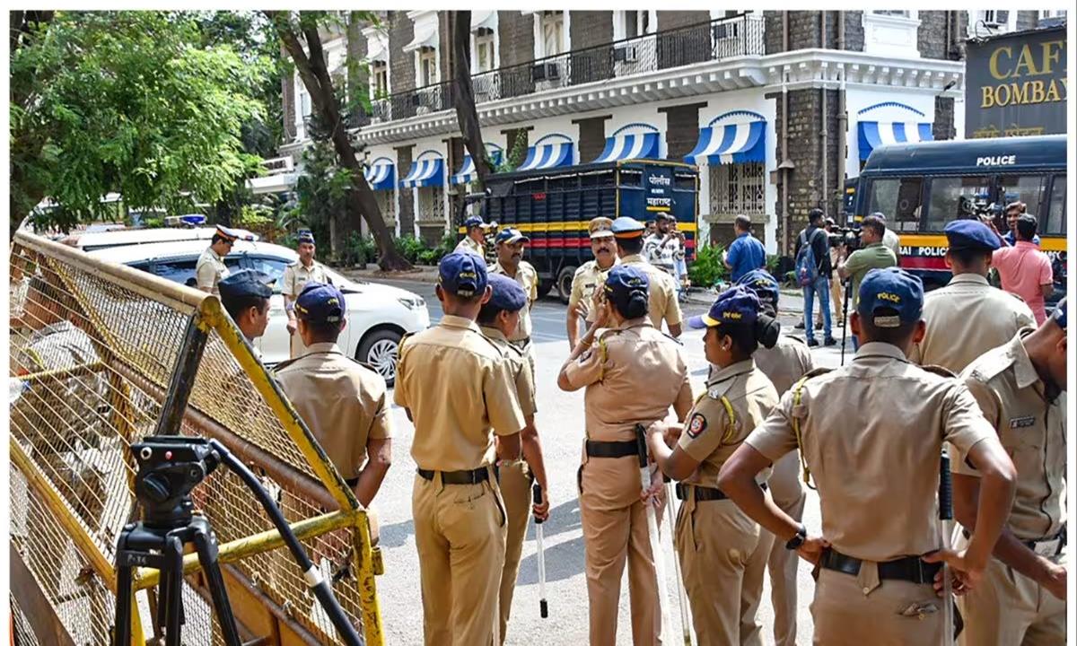 Police Gets Threat Call About Serial Blasts In Mumbai