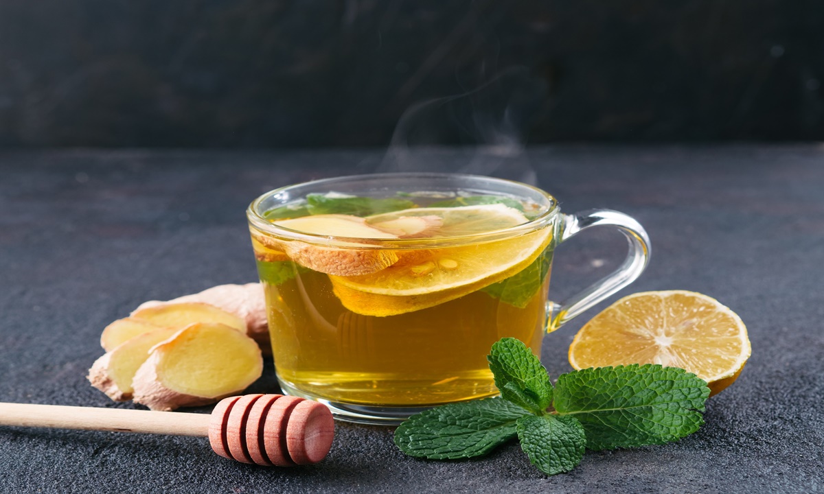 5 Nutritious And Warm Chai To Ease Sore Throats