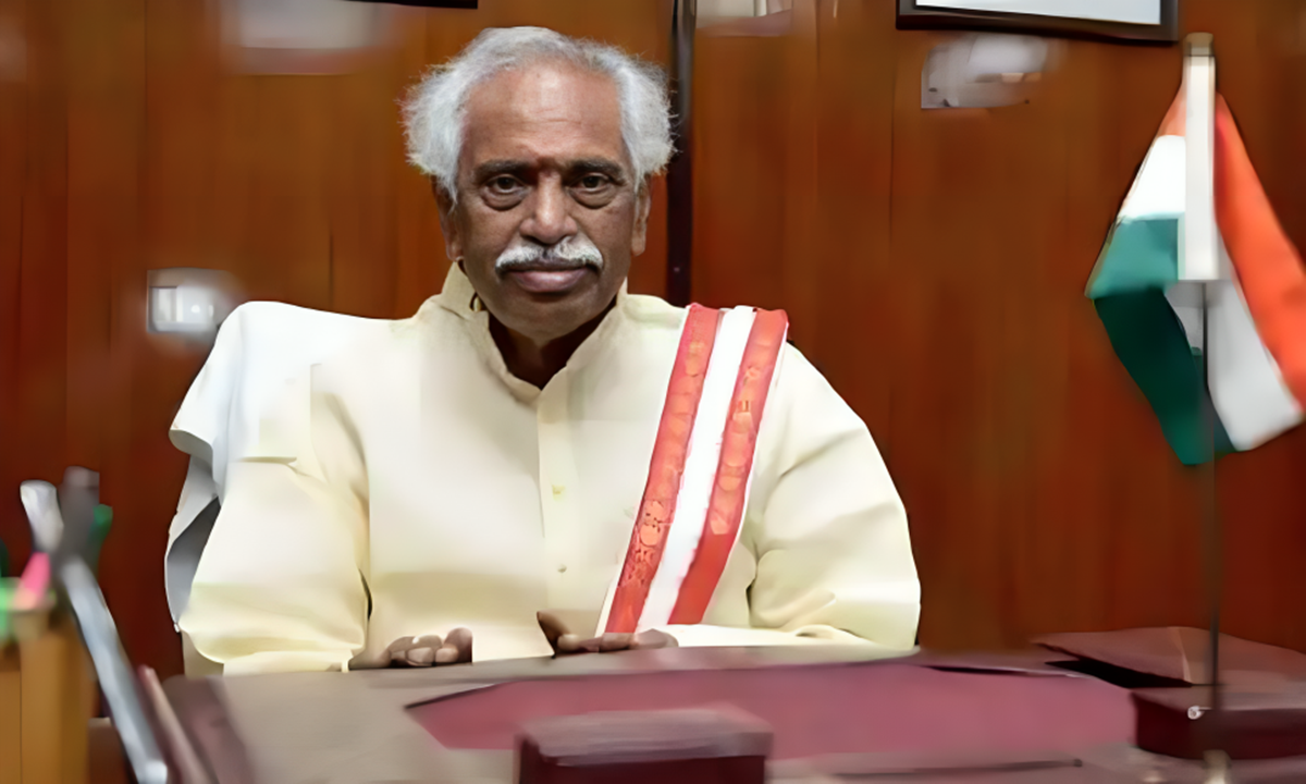 Telugu CMs Told To Encourage Telugu In Primary Education By Dattatreya