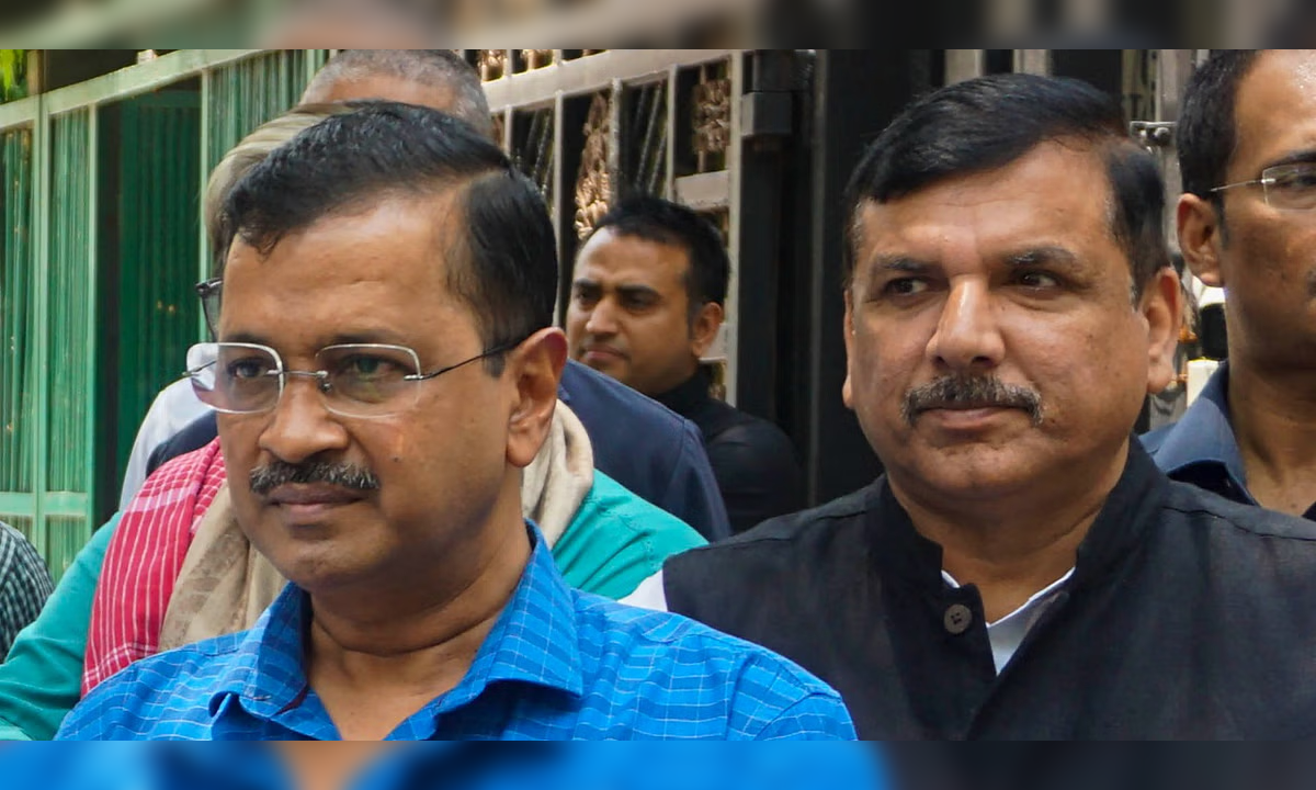 PM Degree Case: SC Stays Proceedings Against AAP Leaders Kejriwal, Sanjay Singh