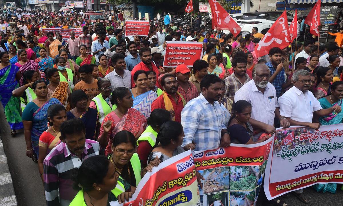 Municipality Workers’ Indefinite Strike Enters 9th Day In AP’s Gooty