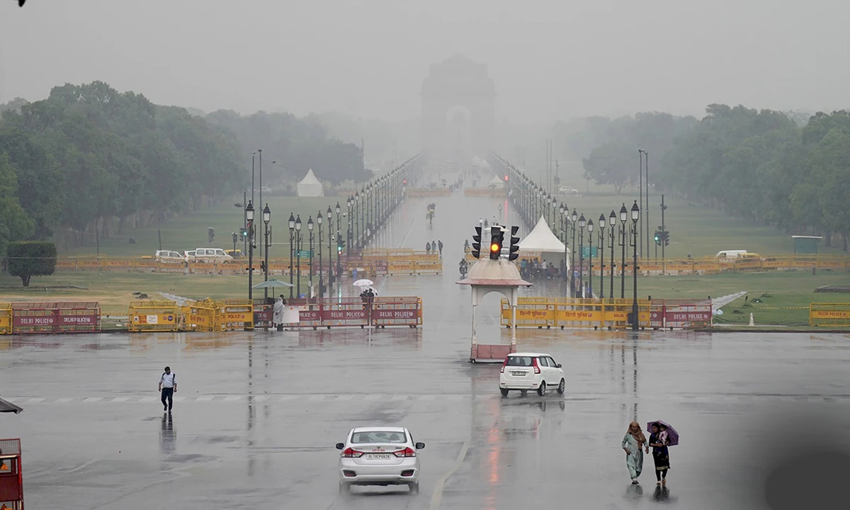 Breaking! IMD Issued Light Rain Fall Alert In New Delhi Today