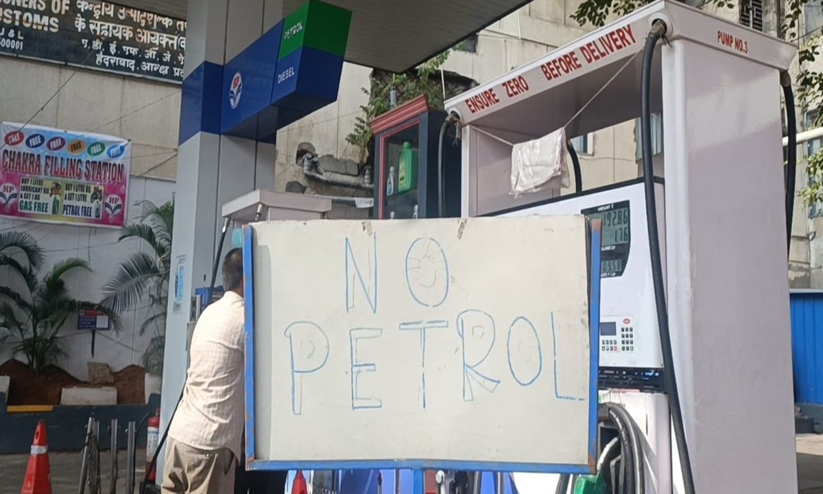 ‘No Stock’ Boards At Lucknow Petrol Pump Even After Withdrawal Of Protest