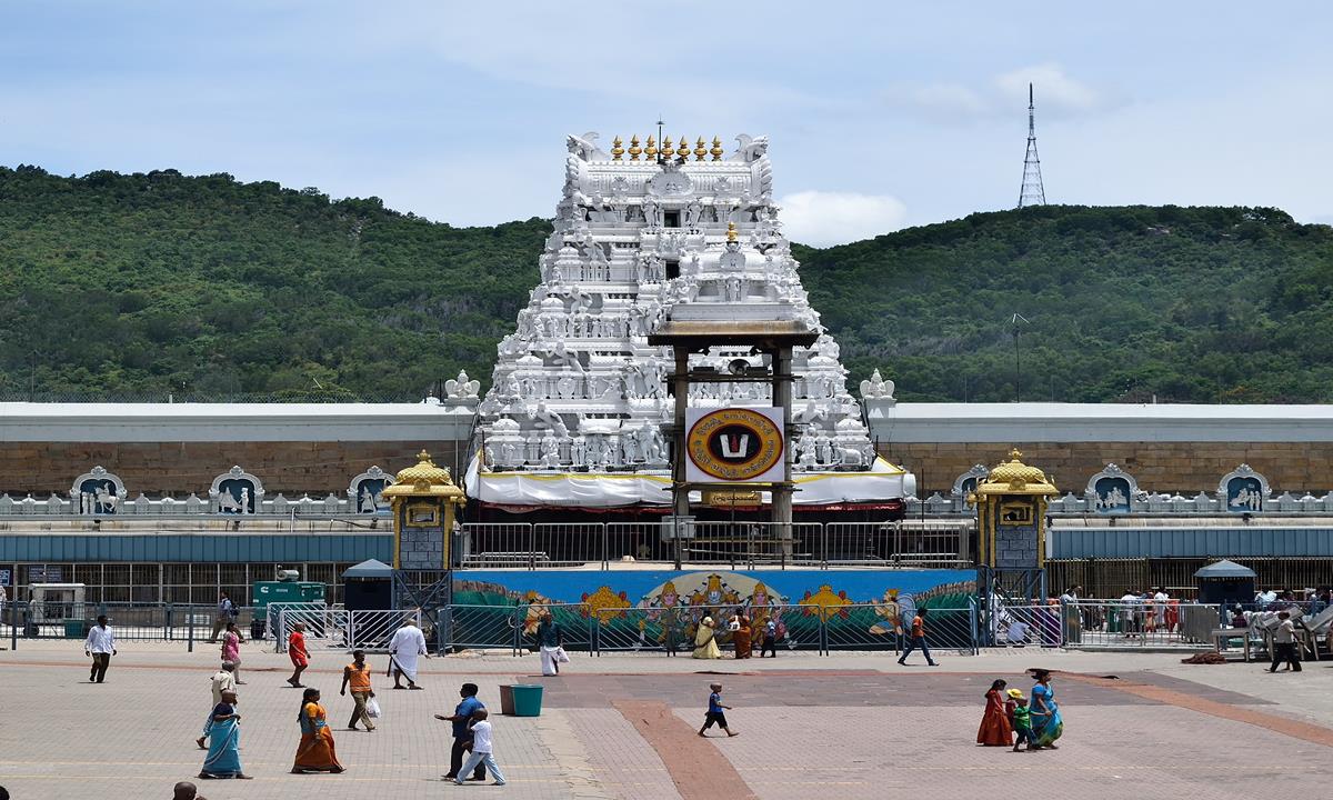 Devotees Turn In Massive Numbers In Tirumala Temple